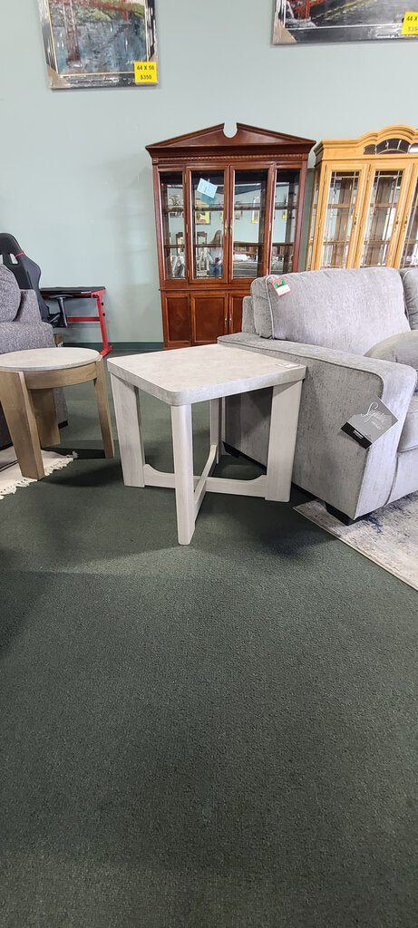 GARNILLY END TABLE