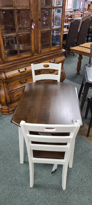 WOODANVILLE TABLE WITH 2 CHAIRS