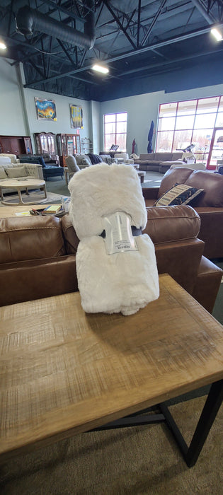 GARILAND WHITE THROW