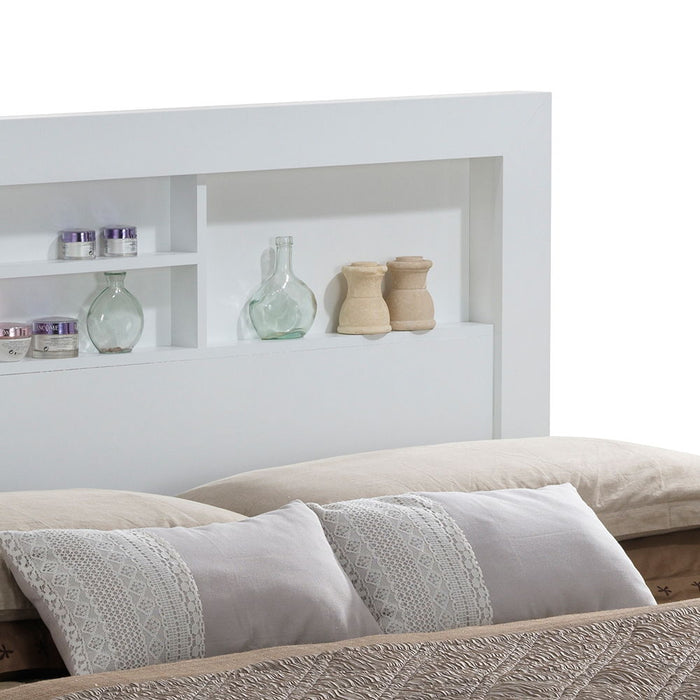 Bed With Transitional Design Stylish