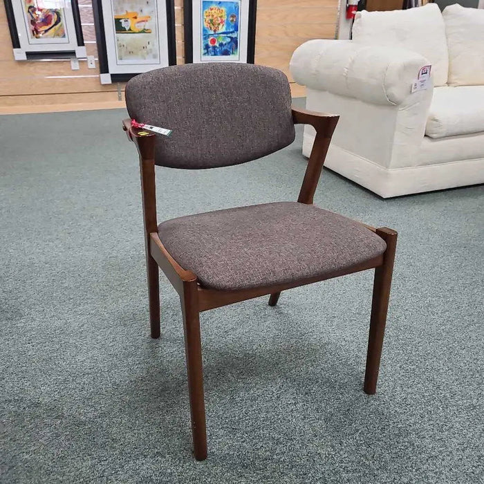 ACCENT CHAIR AS Rock's Consign Furniture Reno