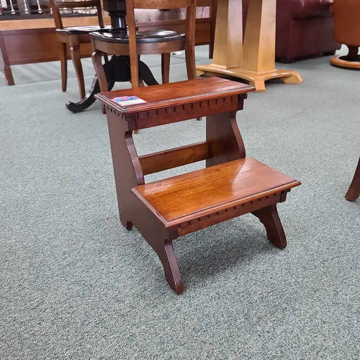 BED SIDE STEPS LC Rock's Consign Furniture Reno