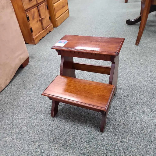 BED SIDE STEPS LC Rock's Consign Furniture Reno