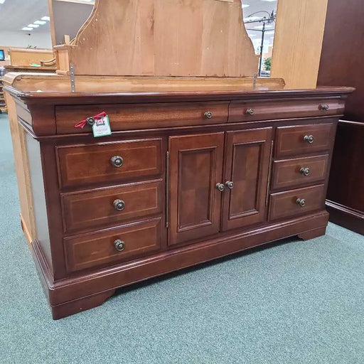 DRESSER WITH MIRROR BLH Rock's Consign Furniture Reno