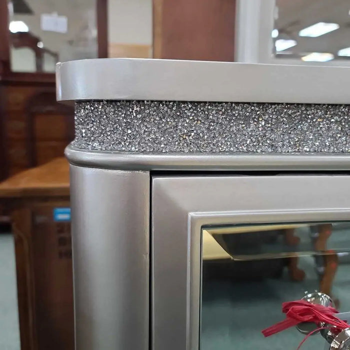DRESSER WITH MIRROR LCH Rock's Consign Furniture Reno