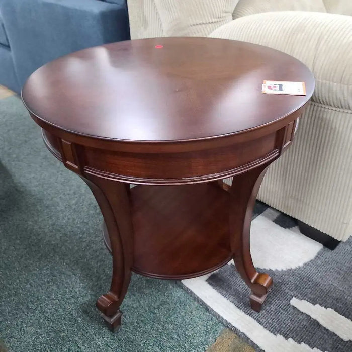 END TABLE CI Rock's Consign Furniture Reno