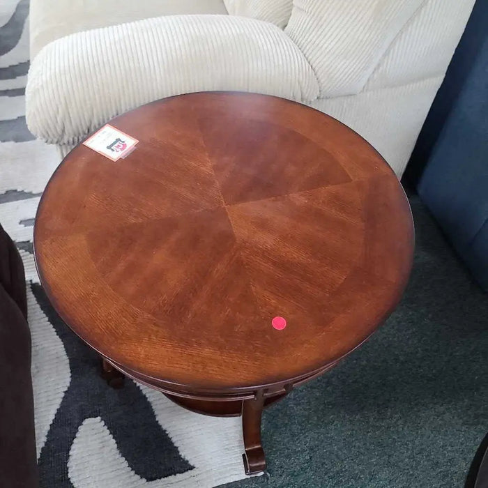 END TABLE CI Rock's Consign Furniture Reno