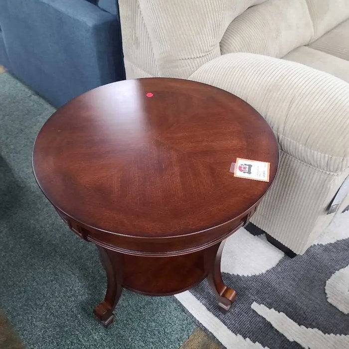 END TABLE CI Rock's Consign Furniture Reno
