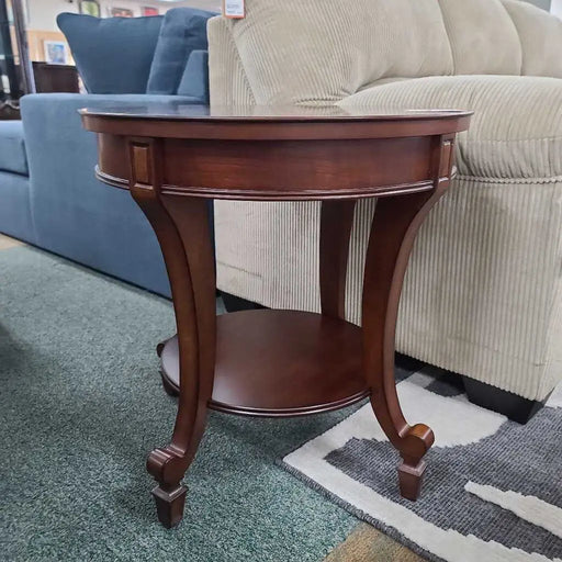 END TABLE CI Rock's Consign Furniture Reno