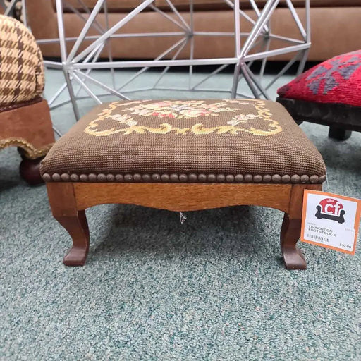 FOOTSTOOL K Rock's Consign Furniture Reno