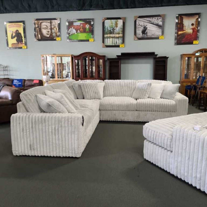 STUPENDOUS 3 PC SECTIONAL