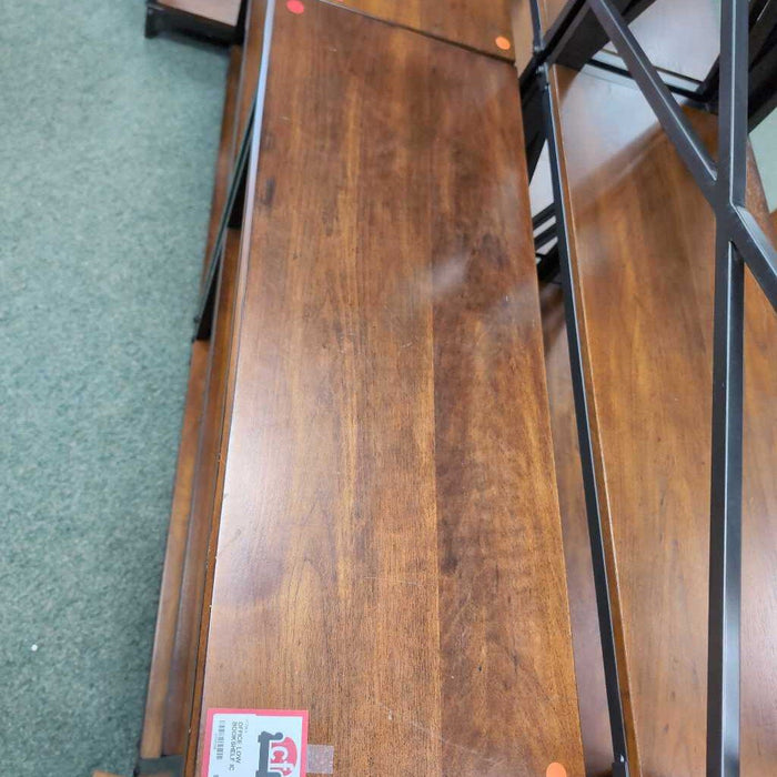 LOW BOOKSHELF IC