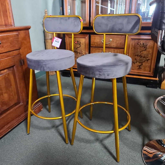 SET OF 2 STOOLS AS