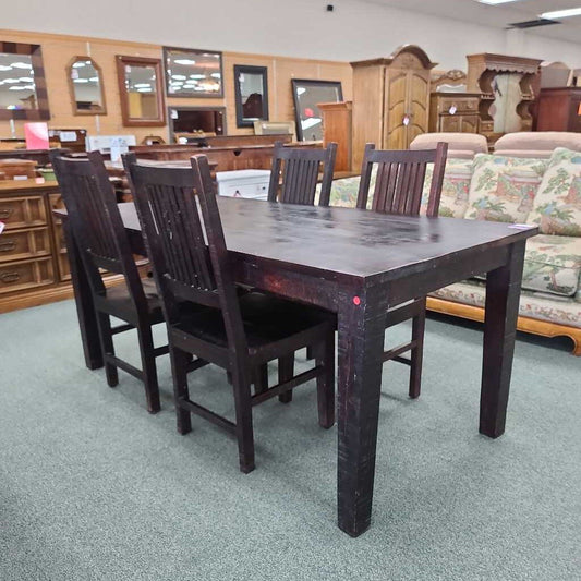 TABLE WITH 4 CHAIRS LCH