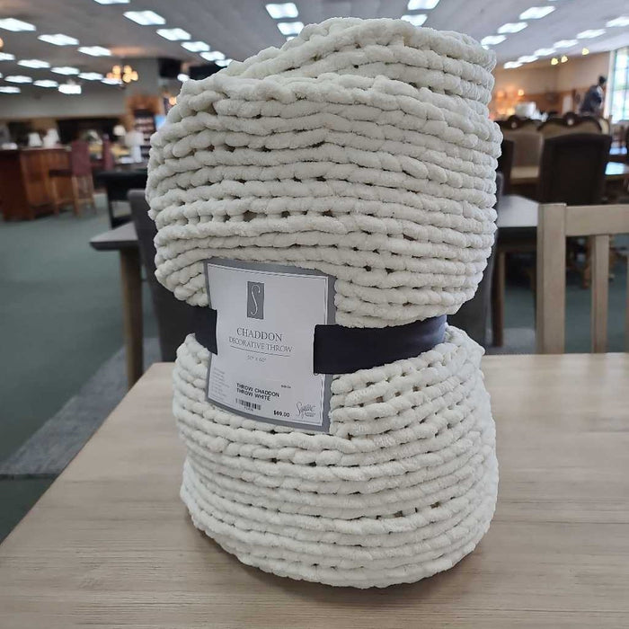 CHADDON THROW WHITE