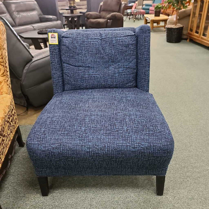 BLUE ACCENT CHAIR TH