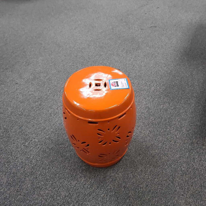 GARDEN STOOL LC