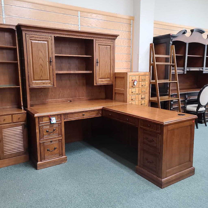 L SHAPED DESK + HUTCH LCH