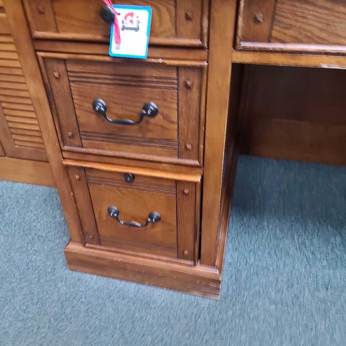 L SHAPED DESK + HUTCH LCH