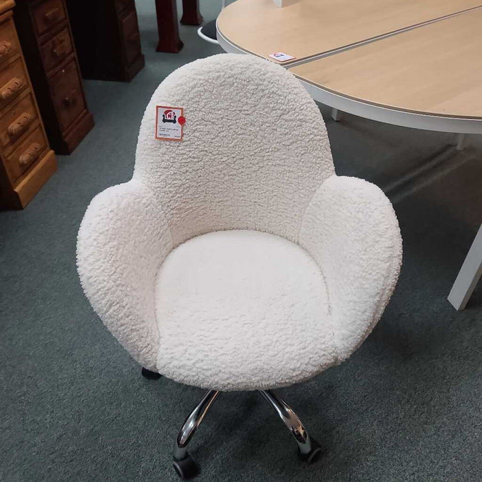 WHITE DESK CHAIR AH