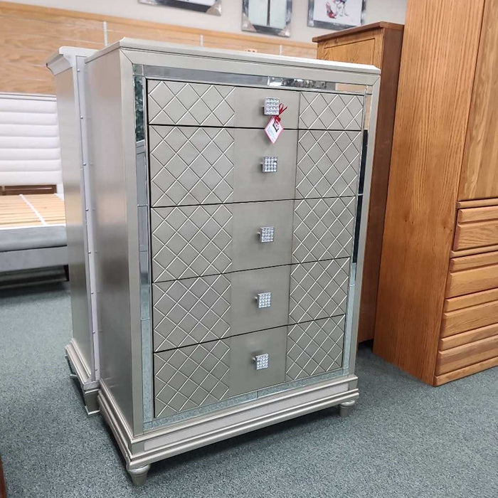CHEVANNA 5 DRAWER CHEST