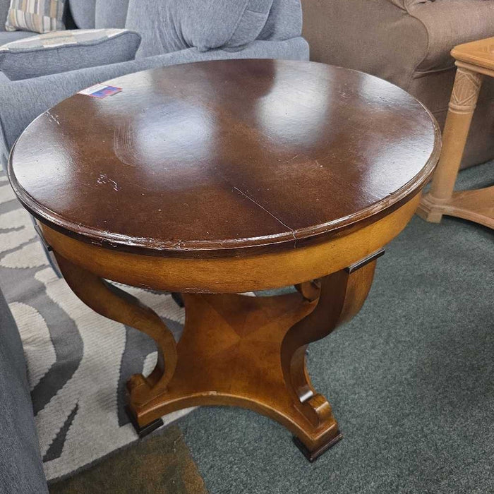 ROUND ACCENT TABLE TH