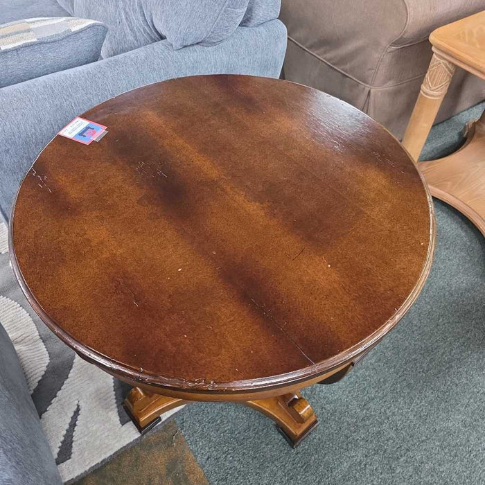 ROUND ACCENT TABLE TH