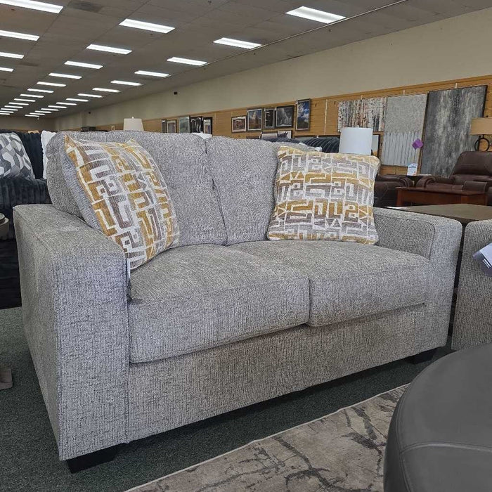 LARIMER LOVESEAT