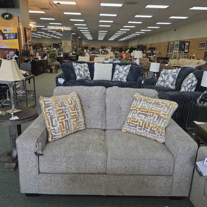 LARIMER LOVESEAT