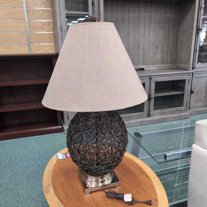 WICKER LAMP AT