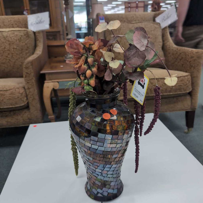 VASE + SILK PLANT LS