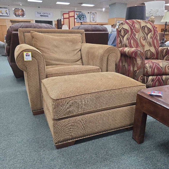 THOMASVILLE CHAIR WITH OTTOMAN BTK