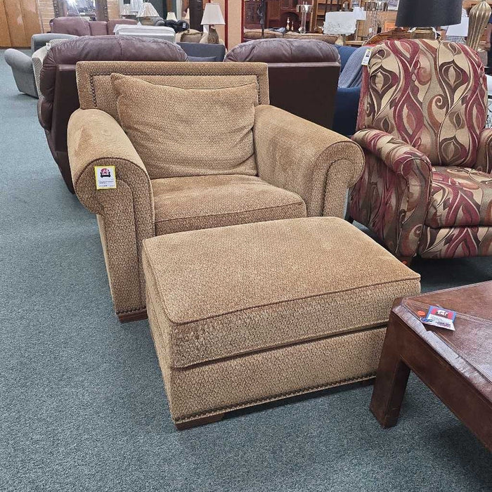 THOMASVILLE CHAIR WITH OTTOMAN BTK