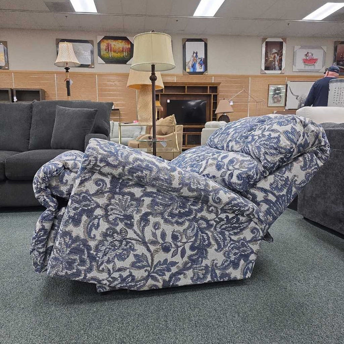 LAZBOY LIFT CHAIR CKK