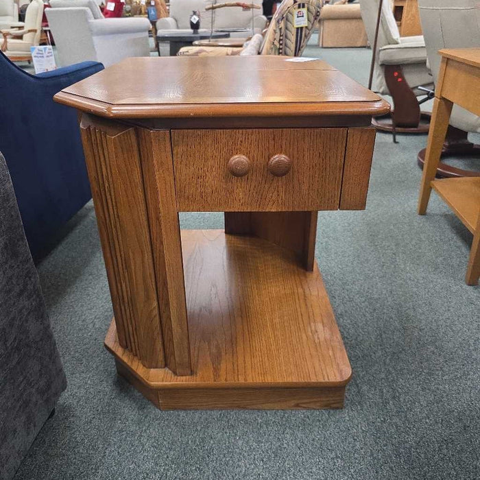 SWIVEL END TABLE SK