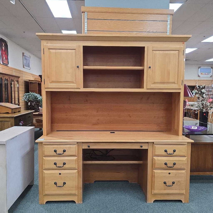 DESK WITH HUTCH ATH