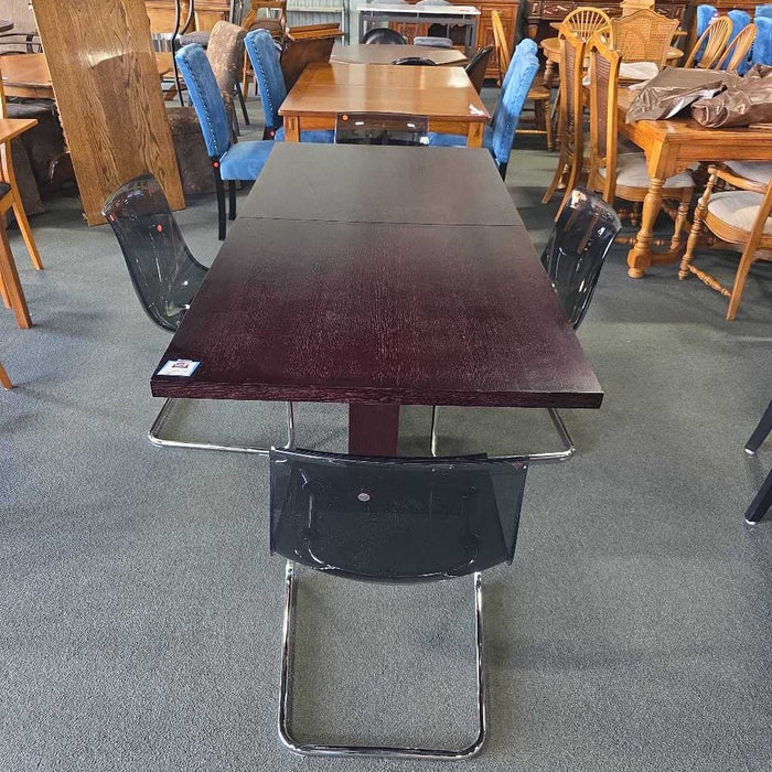 TABLE 1 LEAF AND 4 CHAIRS ALK