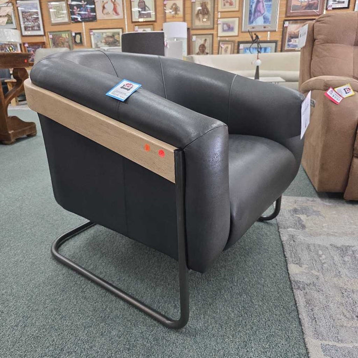 FOUR HANDS ACCENT CHAIR SKH