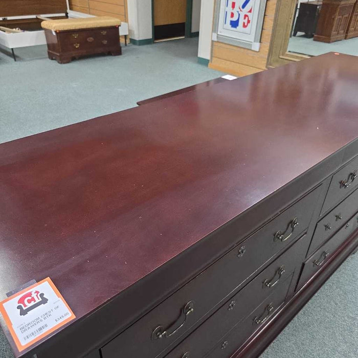 CHEST OF DRAWERS BTK