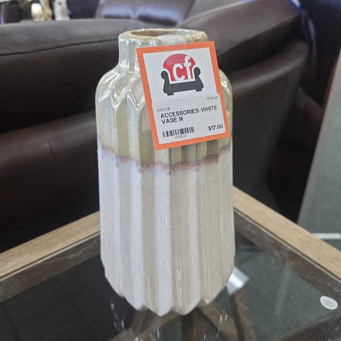 WHITE VASE M