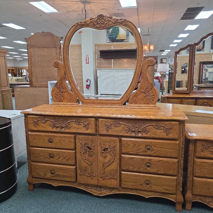 DRESSER WITH MIRROR BTK