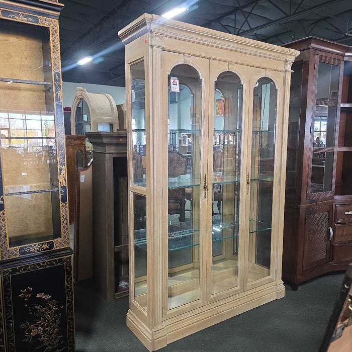 CURIO CABINET BTK