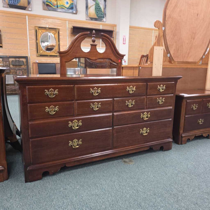 THOMASVILLE DRESSER WITH MIRROR BTK