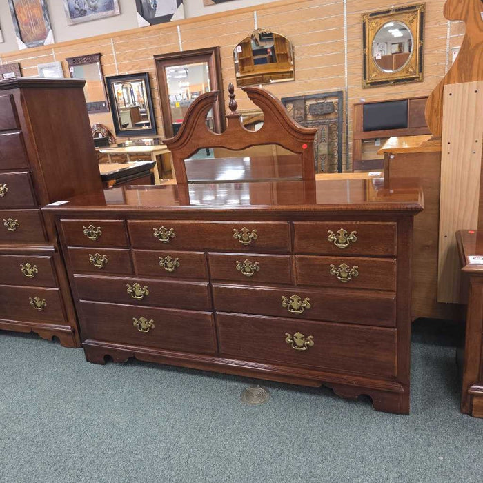 THOMASVILLE DRESSER WITH MIRROR BTK