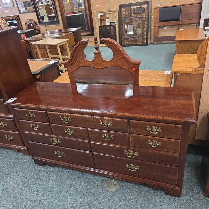 THOMASVILLE DRESSER WITH MIRROR BTK