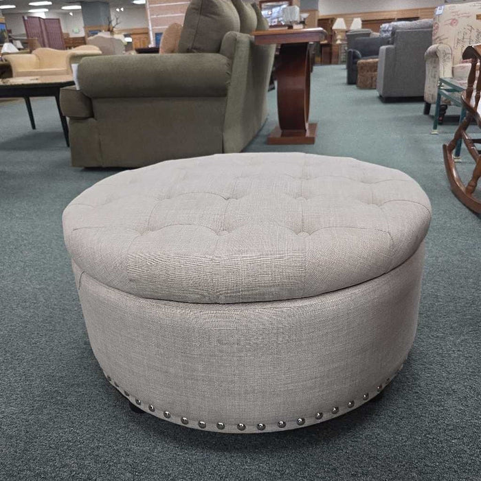 STORAGE OTTOMAN CREME SK