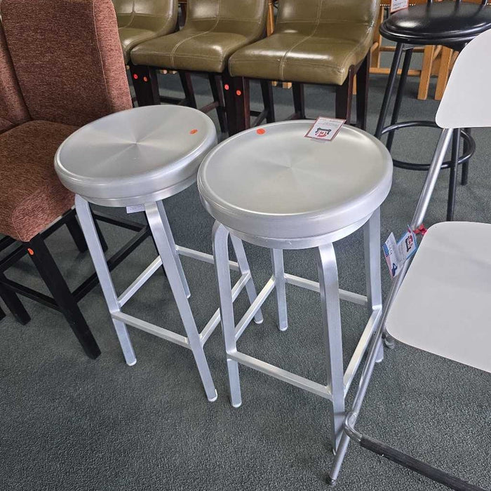 SET OF 2 STOOLS BHC