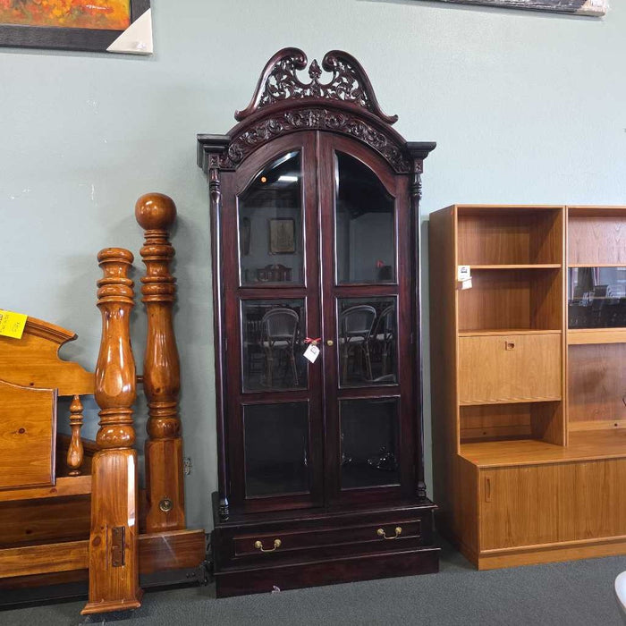 CURIO CABINET LAC