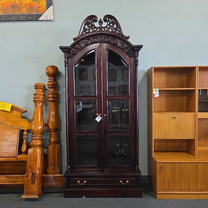 CURIO CABINET LAC