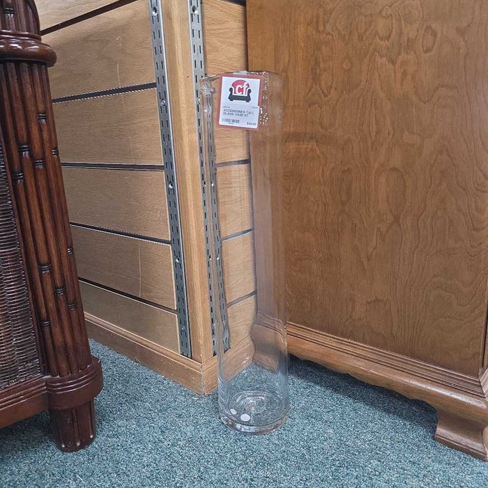 TALL GLASS VASE BT